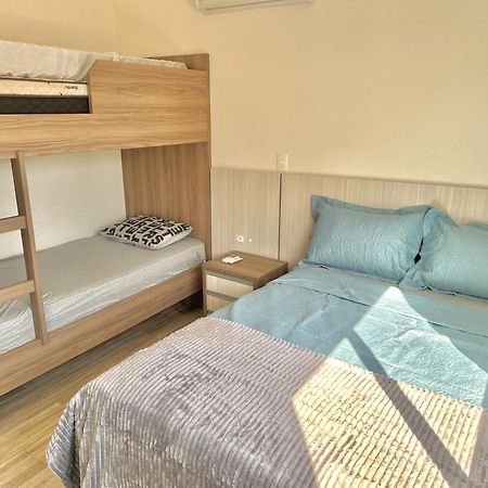 בומבינאס Apartamento Avenida F מראה חיצוני תמונה