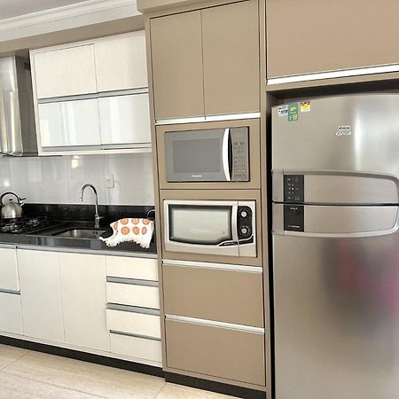 בומבינאס Apartamento Avenida F מראה חיצוני תמונה